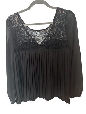 Papaya Black Lace Pleated Long-Sleeve Women's Top NWT